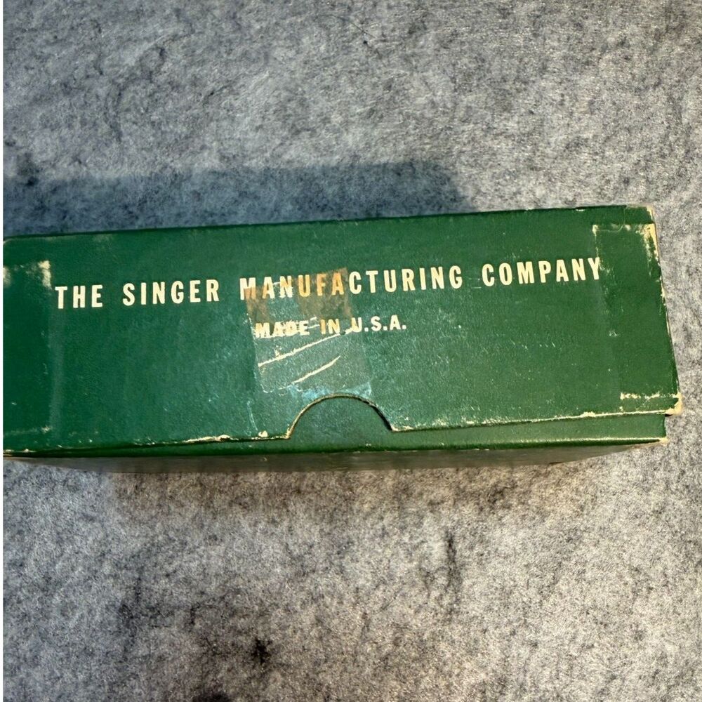 Singer Sewing Machine Attachments Kit - Picture 5 of 7